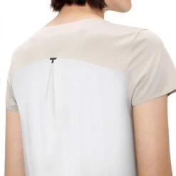 On | Women's Performance-T - Pearl -Sportswear Promotions 202.01022 W On Performance T backdetail