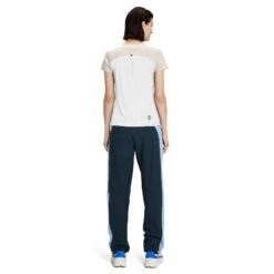 On | Women's Performance-T - Pearl -Sportswear Promotions 202.01022 W On Performance T backfullbody