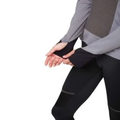 On | Women's Weather Shirt -Sportswear Promotions 20300077 F onrunning weathershirt thumbloops