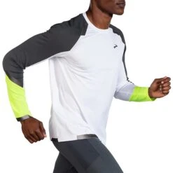 Brooks | Men's Run Visible Long Sleeve 10 Brooks | Men's Run Visible Long Sleeve -Sportswear Promotions 211408134 M Brooks RunVisibleLongSleeve front