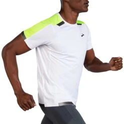 Brooks | Men's Run Visible Short Sleeve -Sportswear Promotions 211409134 M Brooks RunVisibleShortSleeve front