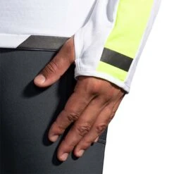 Brooks | Men's Run Visible Thermal Hoodie 12 Brooks | Men's Run Visible Thermal Hoodie -Sportswear Promotions 211411134 M Brooks RunVisibleThermalHoodie sleeves