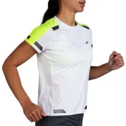 Brooks | Women's Run Visible Short Sleeve -Sportswear Promotions 221562135 W Brooks RunVisibleShortSleeve front