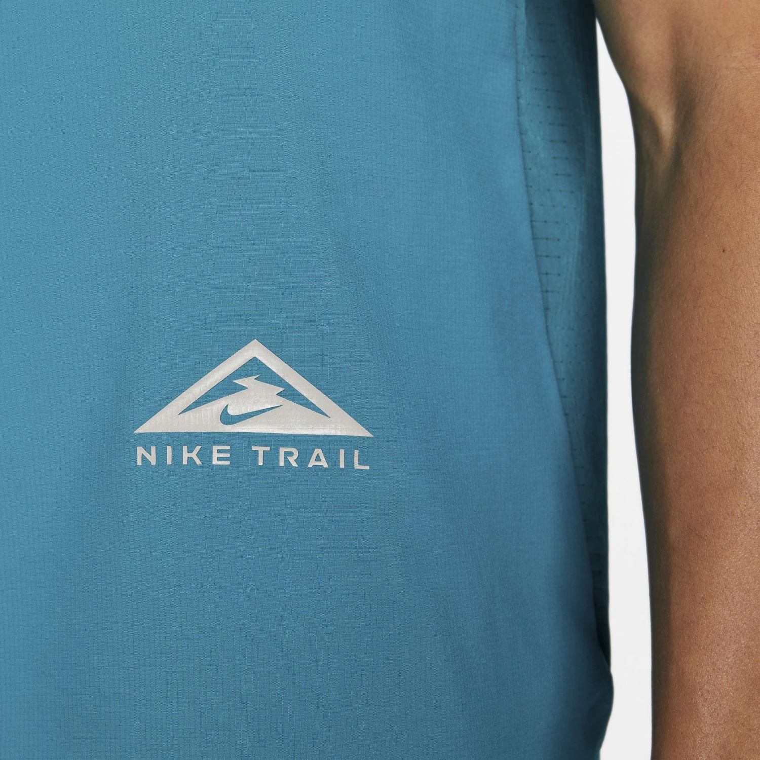 Nike | Men's Dri-Fit Trail Rise 365 SS 6 Nike | Men's Dri-Fit Trail Rise 365 SS - Image 6