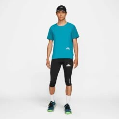 Nike | Men's Dri-Fit Trail Rise 365 SS 10 Nike | Men's Dri-Fit Trail Rise 365 SS -Sportswear Promotions CZ9050367 M nike dftrailrise365ss model