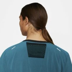 Nike | Men's Dri-Fit Trail Rise 365 SS 11 Nike | Men's Dri-Fit Trail Rise 365 SS -Sportswear Promotions CZ9050367 M nike dftrailrise365ss modelbupper