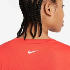 Nike | Women's Dri-Fit Swoosh Run Top SS 8 Nike | Women's Dri-Fit Swoosh Run Top SS -Sportswear Promotions DD4898 673 F nike Dri Fit Swoosh Run Top SS logo