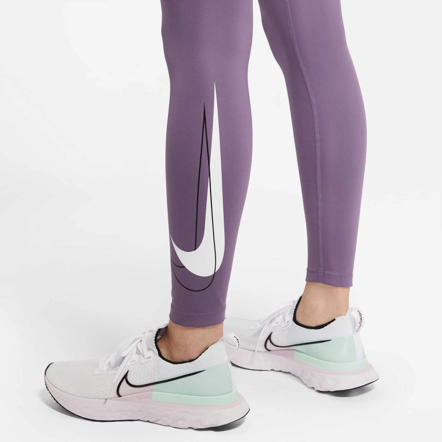 Nike | Women's Dri-Fit Swoosh Run 7/8 Tight 3 Nike | Women's Dri-Fit Swoosh Run 7/8 Tight - Image 3