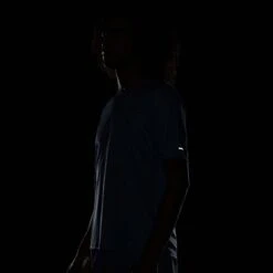 Nike | Men's DF UV Run Division Miler GX SS 13 Nike | Men's DF UV Run Division Miler GX SS -Sportswear Promotions DM4711 548 M Nike DFUVRunDivisionMilerGXSS frontdark