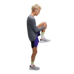 On | Men's Performance-T Long -Sportswear Promotions M113.00416 M On Performance TLong sidefullbody