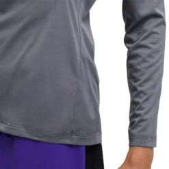 On | Men's Performance-T Long -Sportswear Promotions M113.00416 M On Performance TLong sleeve