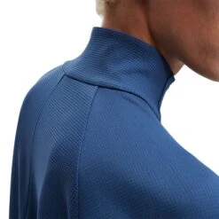 On | Men's Climate Shirt -Sportswear Promotions M163.00469 M On ClimateShirt neckcuff