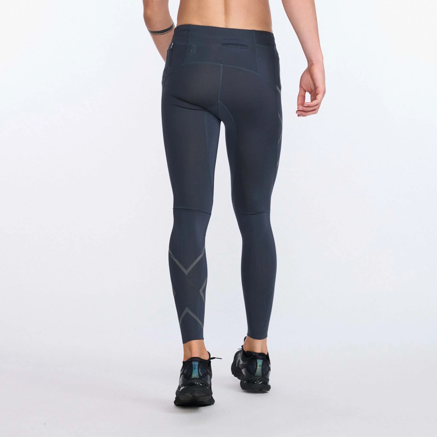 2XU | Men's Light Speed Compression Tight - India Ink 2 2XU | Men's Light Speed Compression Tight - India Ink - Image 2