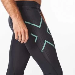 2XU | Men's Light Speed Compression Tights 9 2XU | Men's Light Speed Compression Tights -Sportswear Promotions MA5305bblksgf M 2xu lightspeedcomptights sidedetail