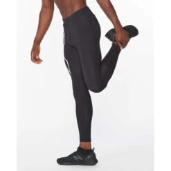 2XU | Men's Aero Vent Compression Tights -Sportswear Promotions MA6529bBLKSRF M 2xu aeroventcomptight modelside