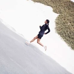 On | Women's Weather Jacket -Sportswear Promotions W20400248 F onrunning weatherjacket modelrun